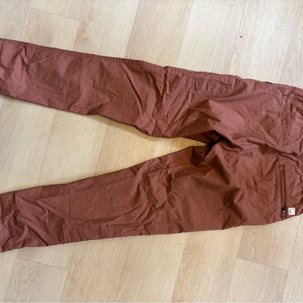 Vuori Women’s ripstop Pants - xsmall rust color